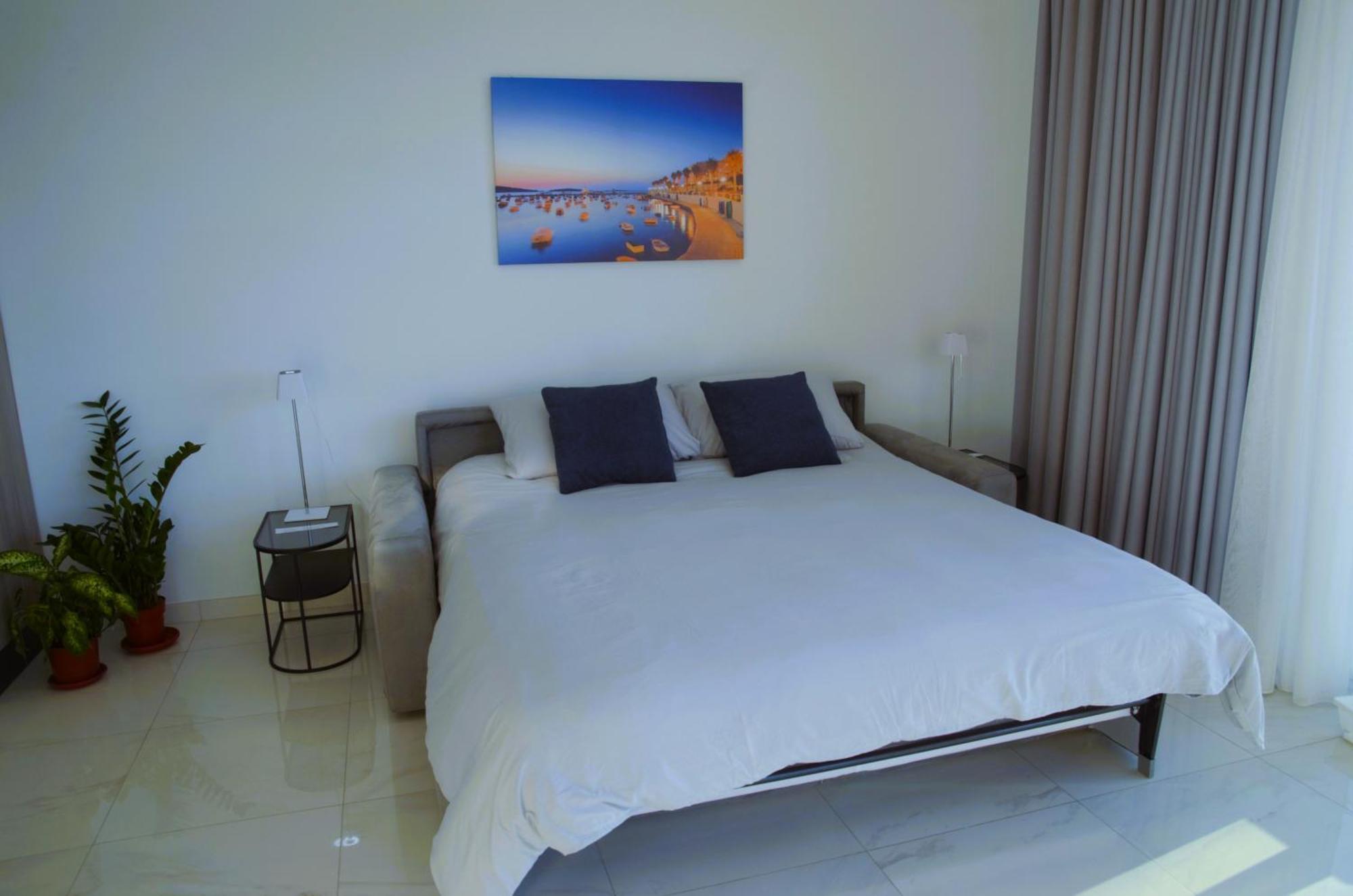 New Seafront Apartment - Spectacular Views St. Paul's Bay Exterior foto