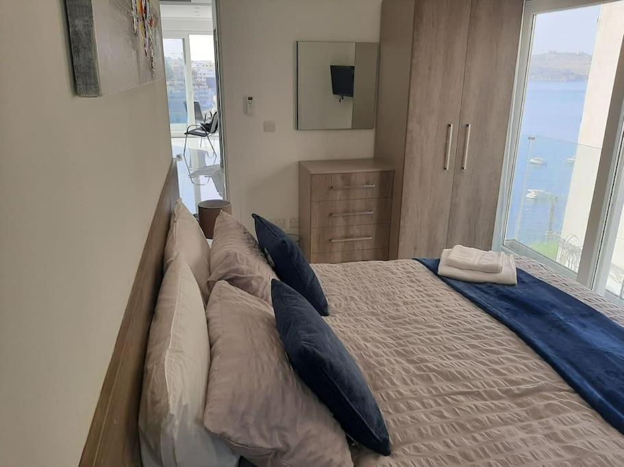 New Seafront Apartment - Spectacular Views St. Paul's Bay Exterior foto